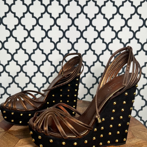 Gucci wedge iconic bronze and black amazing!! Gently used - Picture 3 of 4